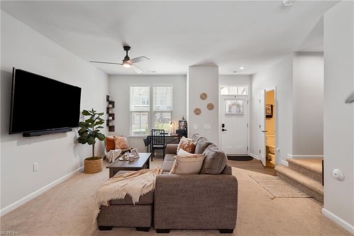 Property Photo:  128 Capeside Ct 14B  VA 23188 