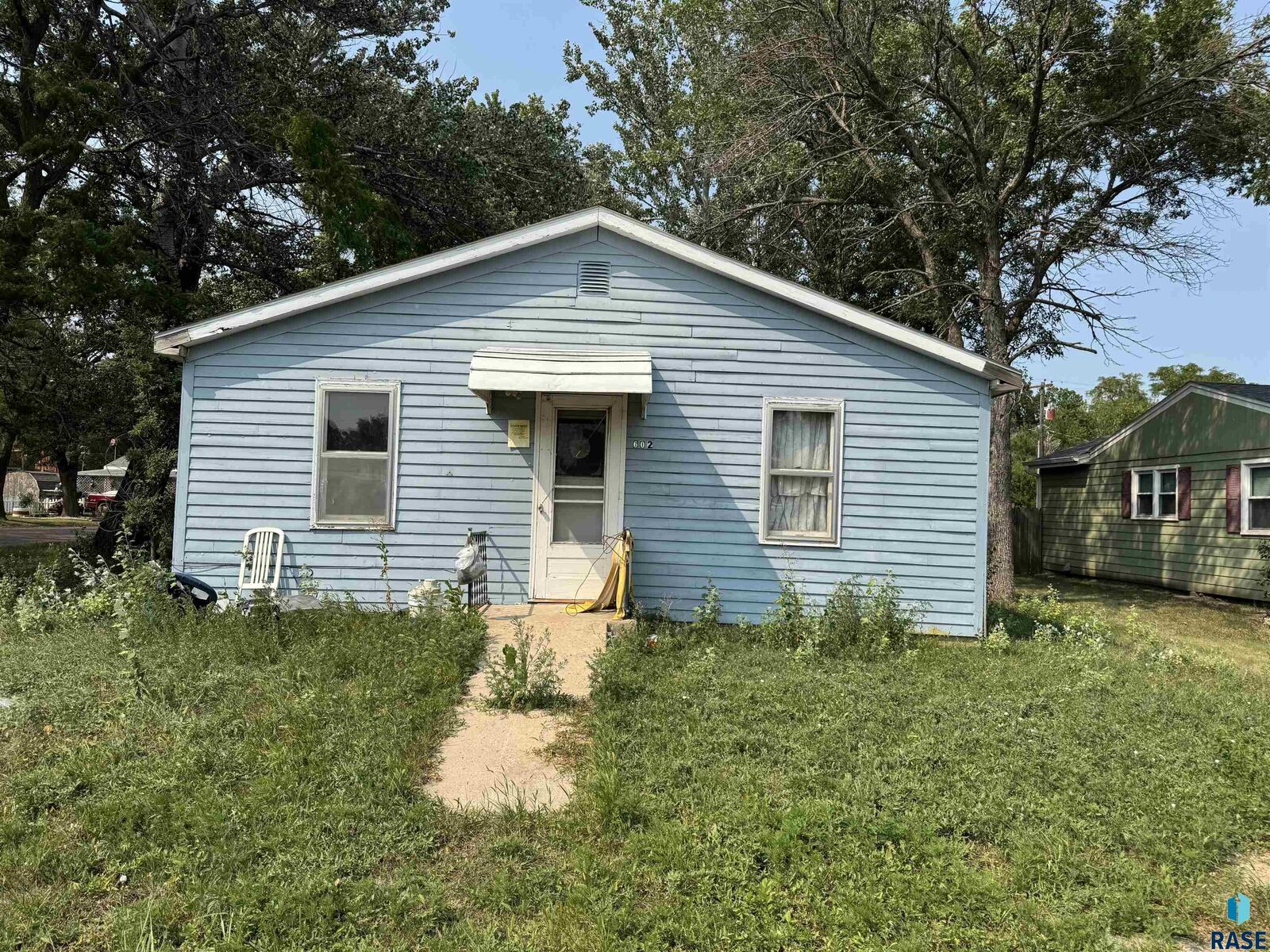 Property Photo:  602 E 1st St  SD 57368 