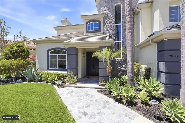 Property Photo: 28382 Calle Pinon CA 92675