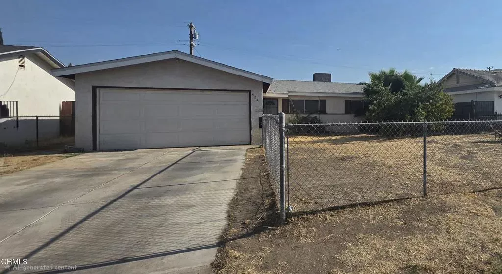 Property Photo: 423 Helen Way CA 93307