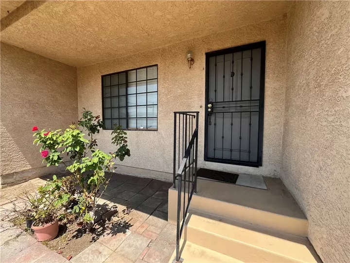 Property Photo:  21 N 4th D  CA 91801 