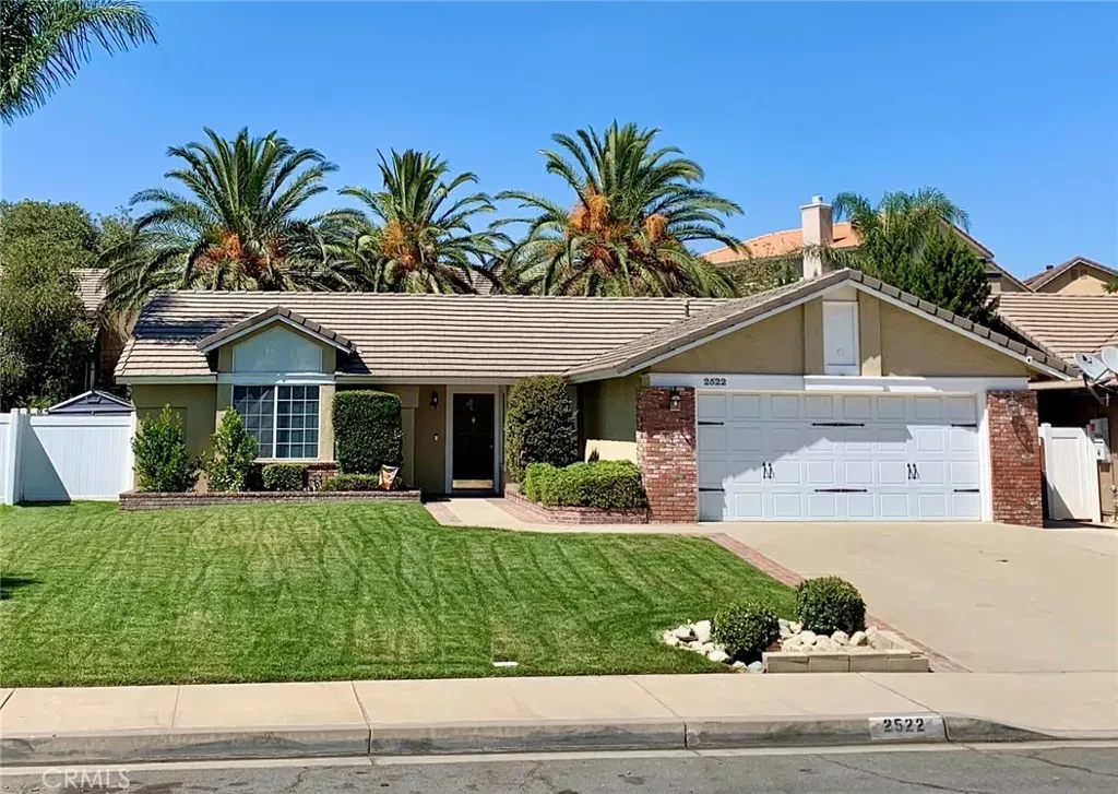 Property Photo:  2522 W Calle Vista Drive  CA 92377 