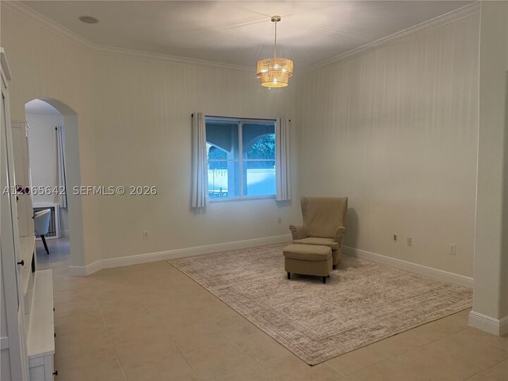 Property Photo: 2823 Poinciana Cir FL 33026