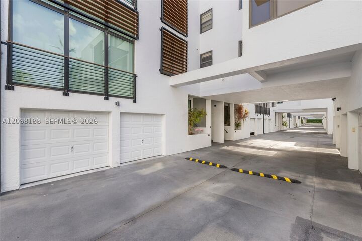 Property Photo: 225 E Enid Dr 44 FL 33149