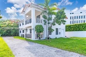 Property Photo: 3220 S Le Jeune Rd 3222 FL 33134