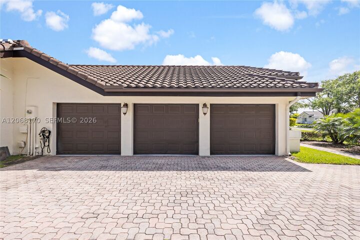 Property Photo: 9717 SW 111th Ter FL 33176