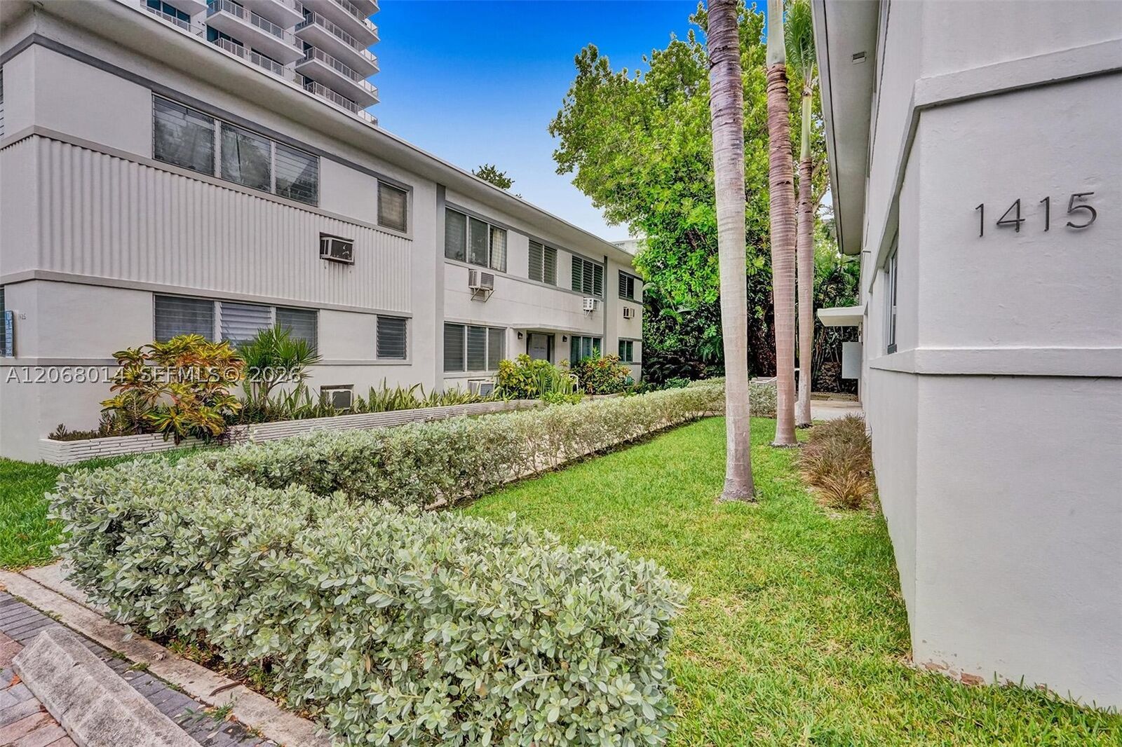 Property Photo: 1415 16th St 4 FL 33139