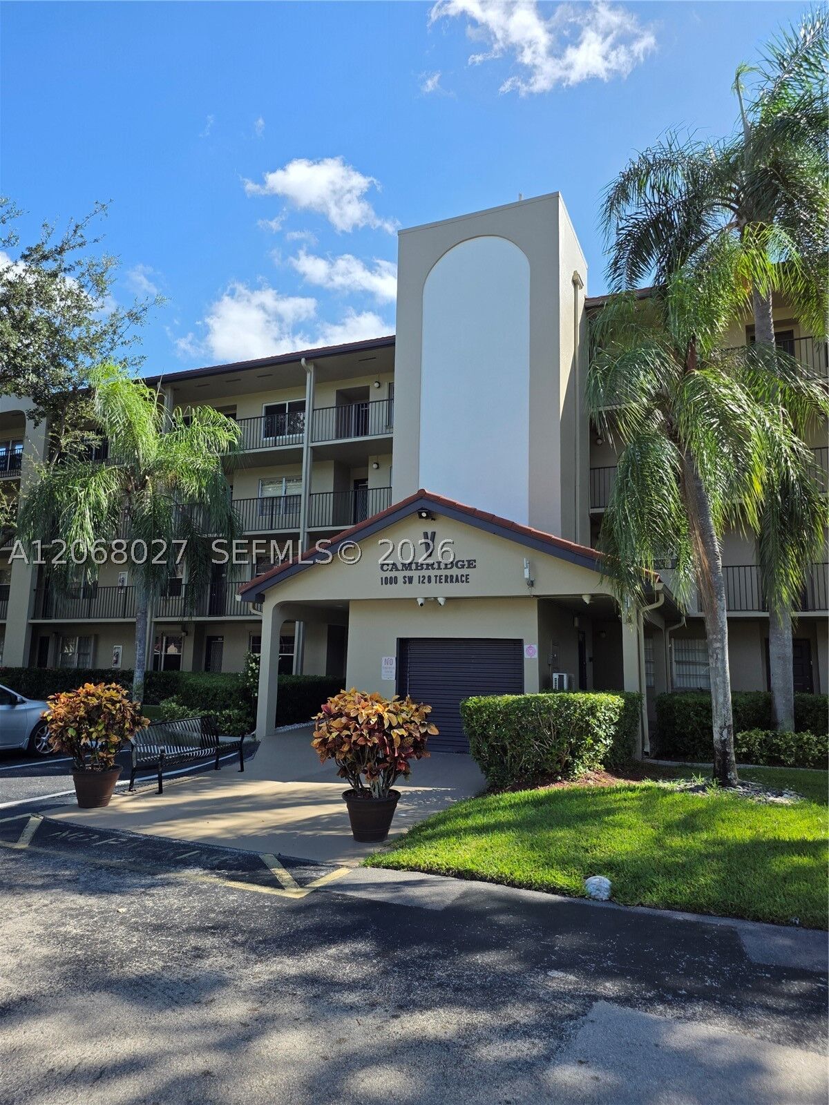Property Photo: 1000 SW 128th Ter 414V FL 33027