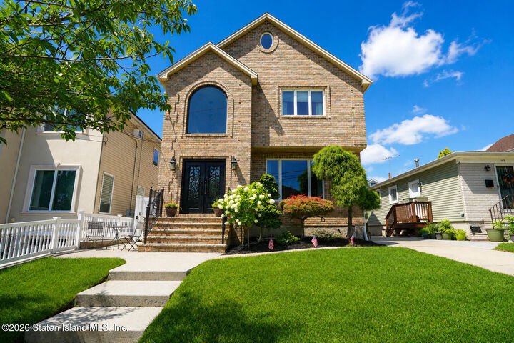 Property Photo:  153 Downes Avenue  NY 10312 