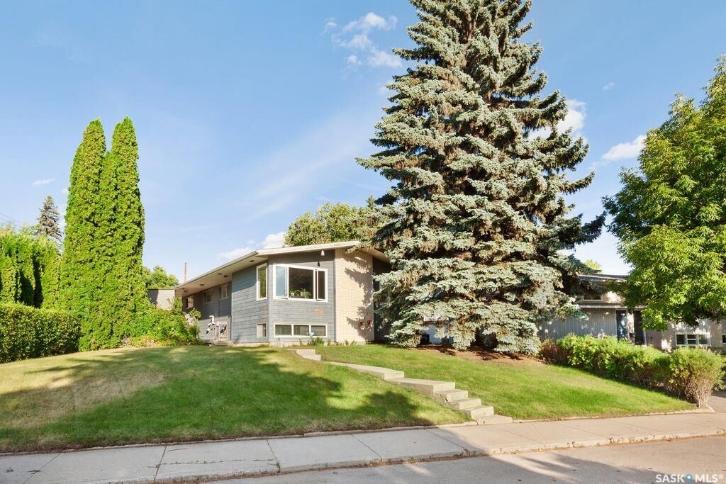 Property Photo:  2709 Ferguson Avenue  SK S7J 1P1 