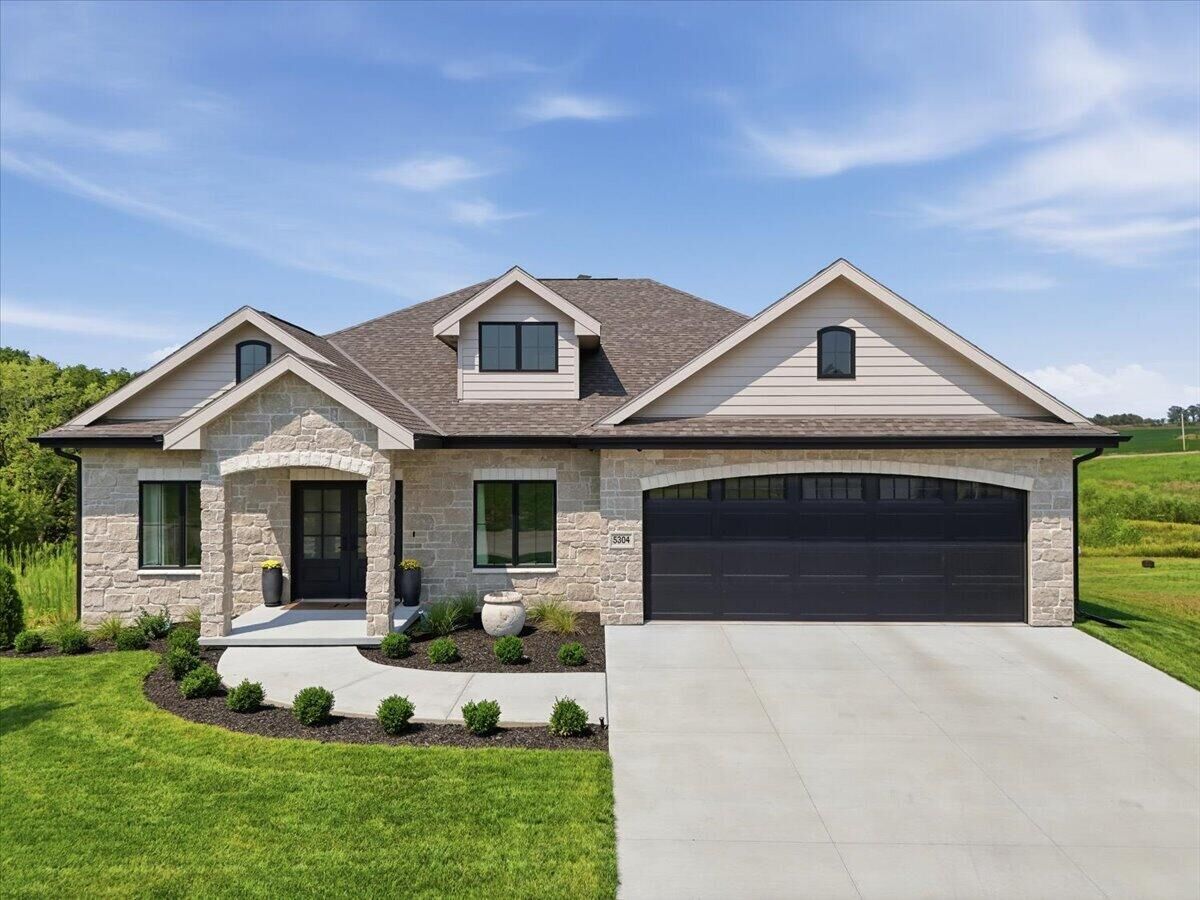 Property Photo: 5304 W Ardmore Street IA 51503