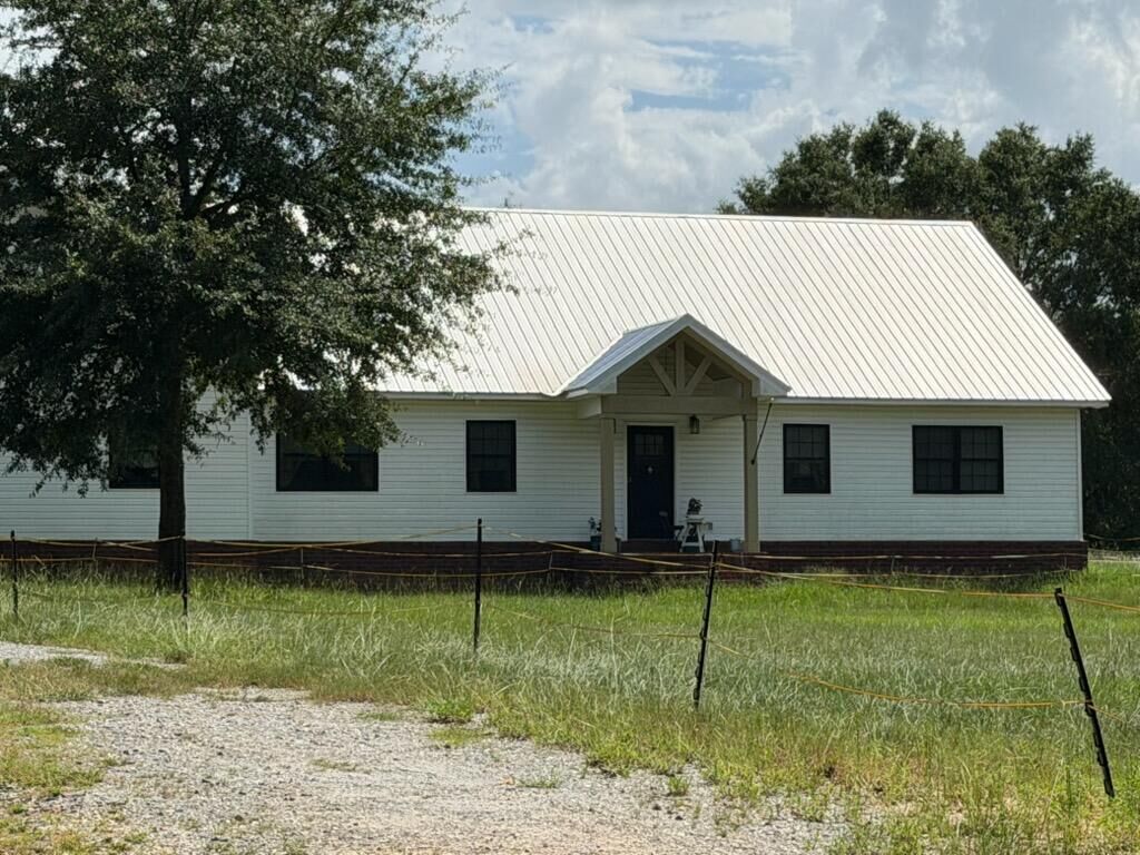 Property Photo:  2460 County Road 17  AL 36345 