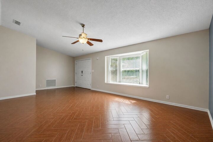 Property Photo: 48 Leslie Anne Street FL 32327