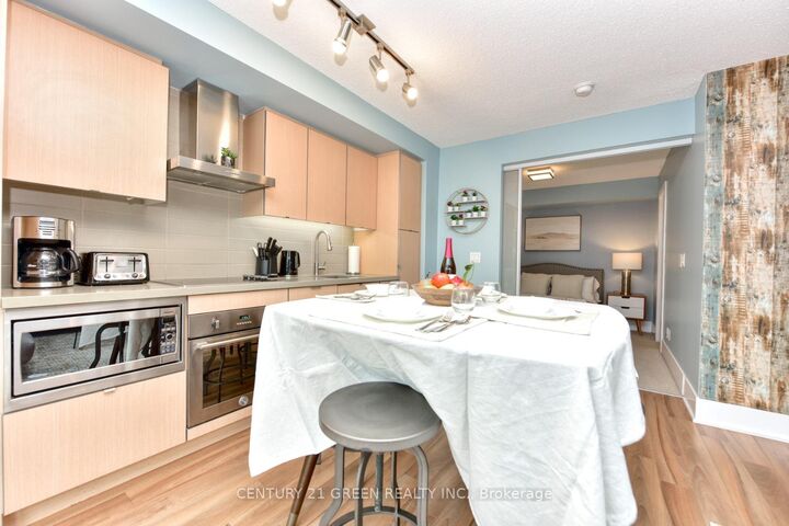 Property Photo: 300 Front Street W 1014 ON M5V 0E9