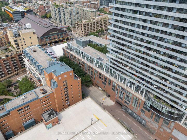 Property Photo: 3 Market Street 422 ON M5E 0A3