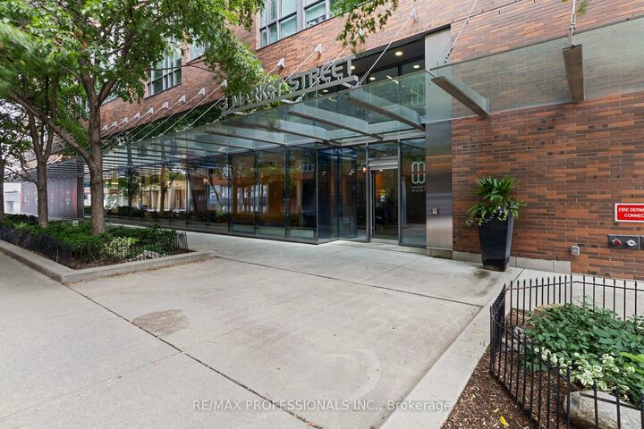 Property Photo: 3 Market Street 422 ON M5E 0A3