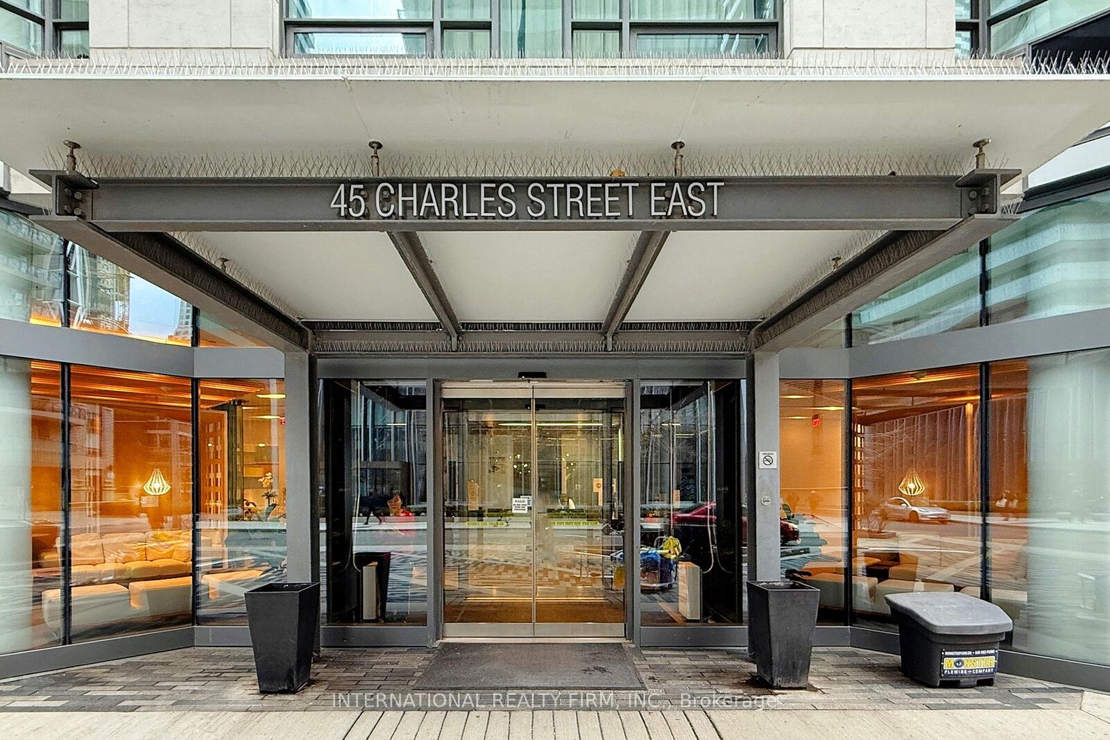 Property Photo:  45 Charles Street E 2911  ON M4Y 0B8 