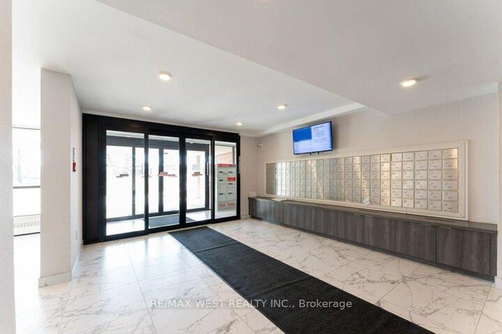 Property Photo: 3501 Glen Erin Drive 1001 ON L5L 2E9