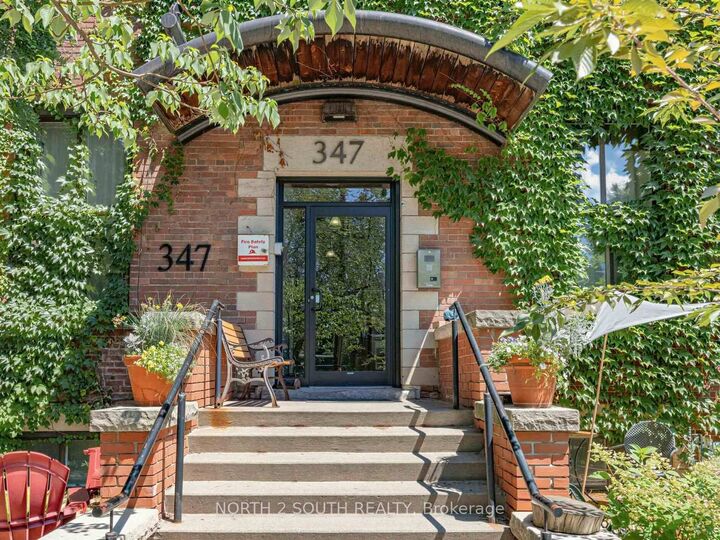 Property Photo: 347 Sorauren Avenue 123 ON M6R 2G5