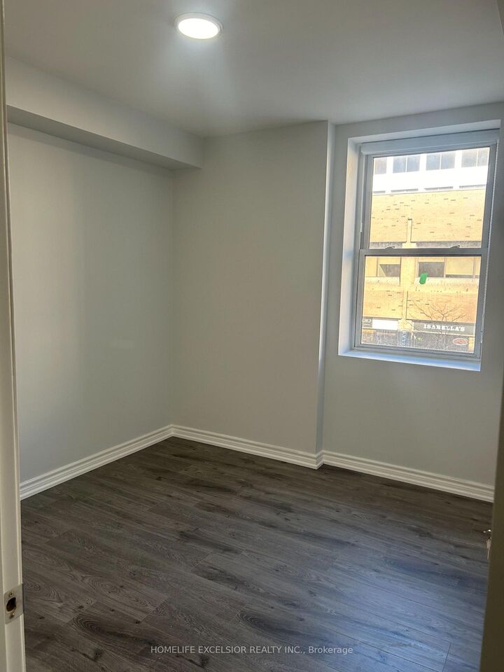 Property Photo:  3 Simcoe Street S Unit 3  ON L1H 1A9 