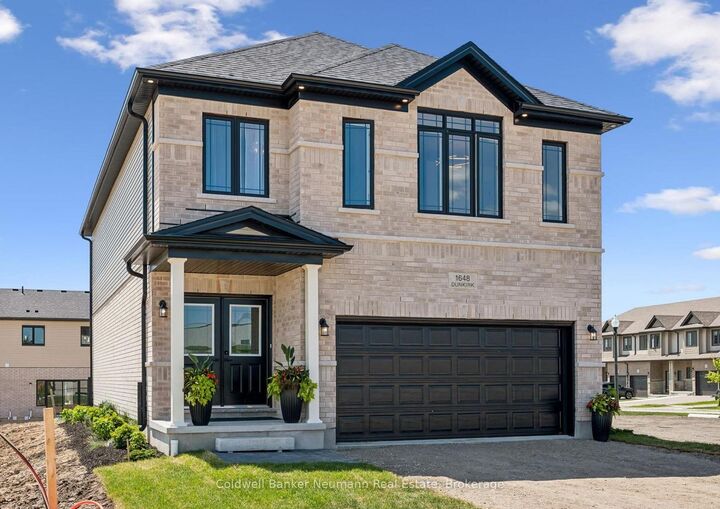 636 Anton Crescent — photo 1