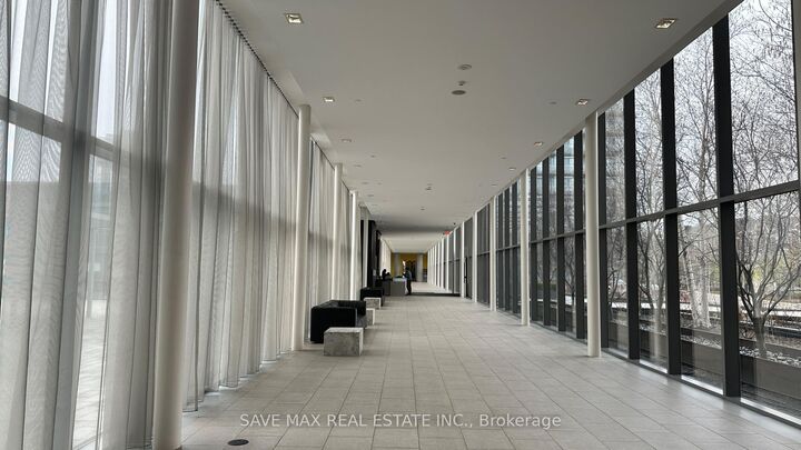 Property Photo:  105 The Queensway Avenue 3213  ON M6S 2A2 