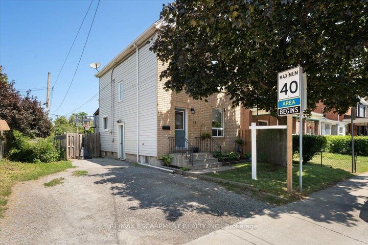 Property Photo:  11 Primrose Avenue  ON L8L 2K7 