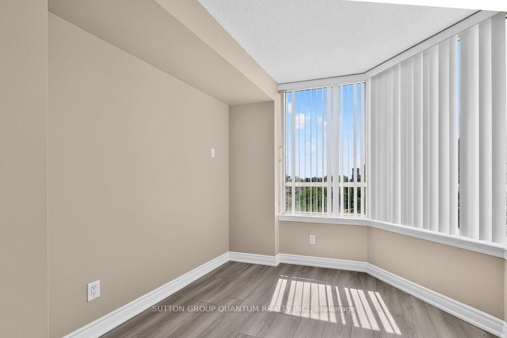 Property Photo: 3605 Kariya Drive 709 ON L5B 3J4