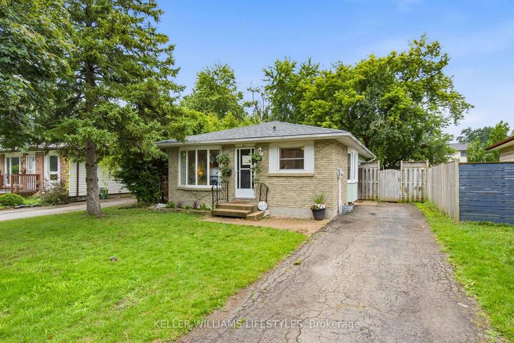 Property Photo: 41 Scotchmere Crescent ON N6E 1Z9