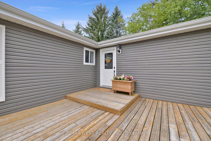 Property Photo:  34 Helen Crescent  ON K0M 2C0 