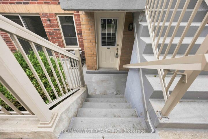 Property Photo: 20 Elsie Lane 122 ON M6P 3N9