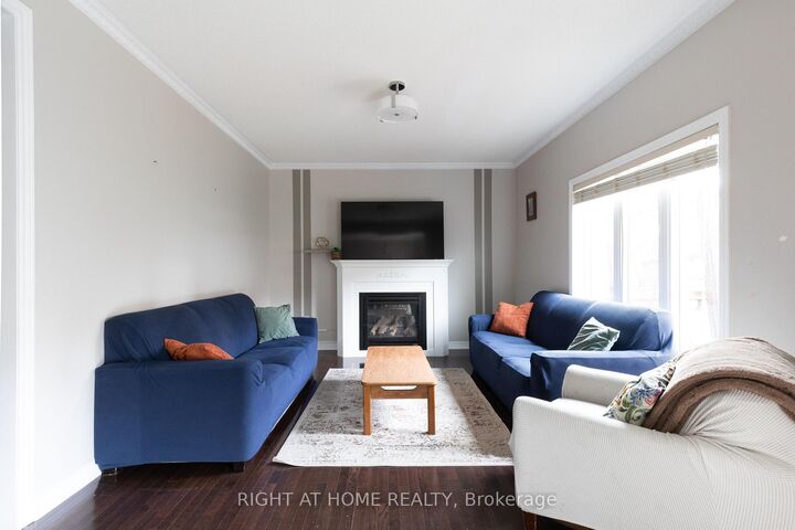 Property Photo: 182 Maurier Boulevard ON L6A 0V2