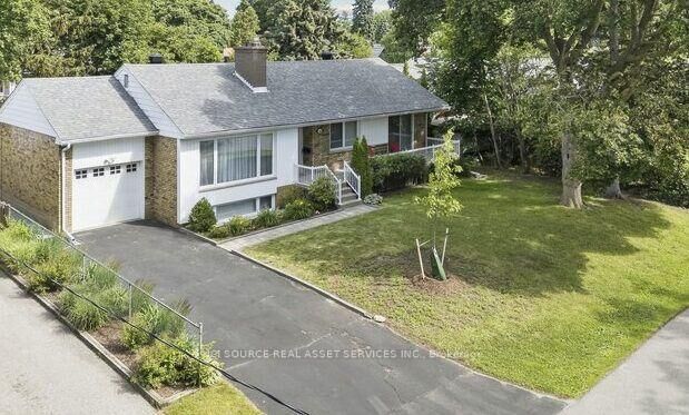 Property Photo: 1603 Lincolnshire Boulevard ON L5E 2S8