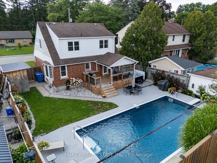 Property Photo: 115 Fairview Crescent ON N4S 6L6
