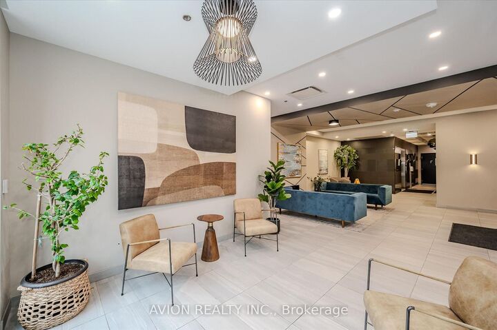 Property Photo:  60 Charles Street W 1602  ON N2G 0C9 