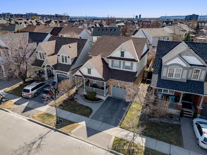 Photo de la propriété:  593 Caverhill Crescent  ON L9T 5K1 
