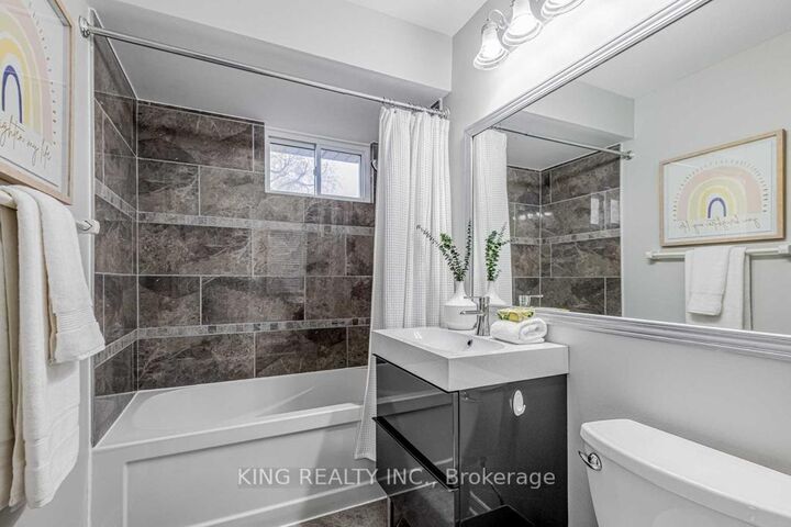 Property Photo:  13 Brookland Drive W  ON L6T 2M4 