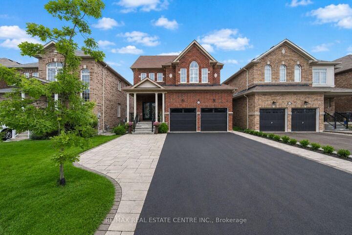 Property Photo: 844 Wrenwood Drive ON L1K 0V8