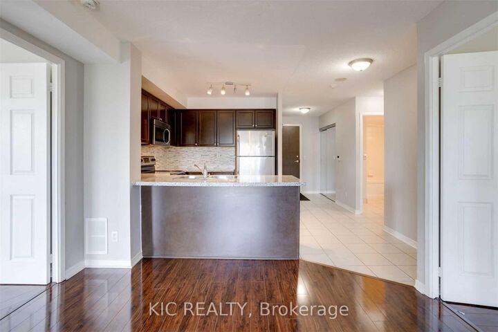 Property Photo:  3 Michael Power Place 207  ON M9A 0A2 