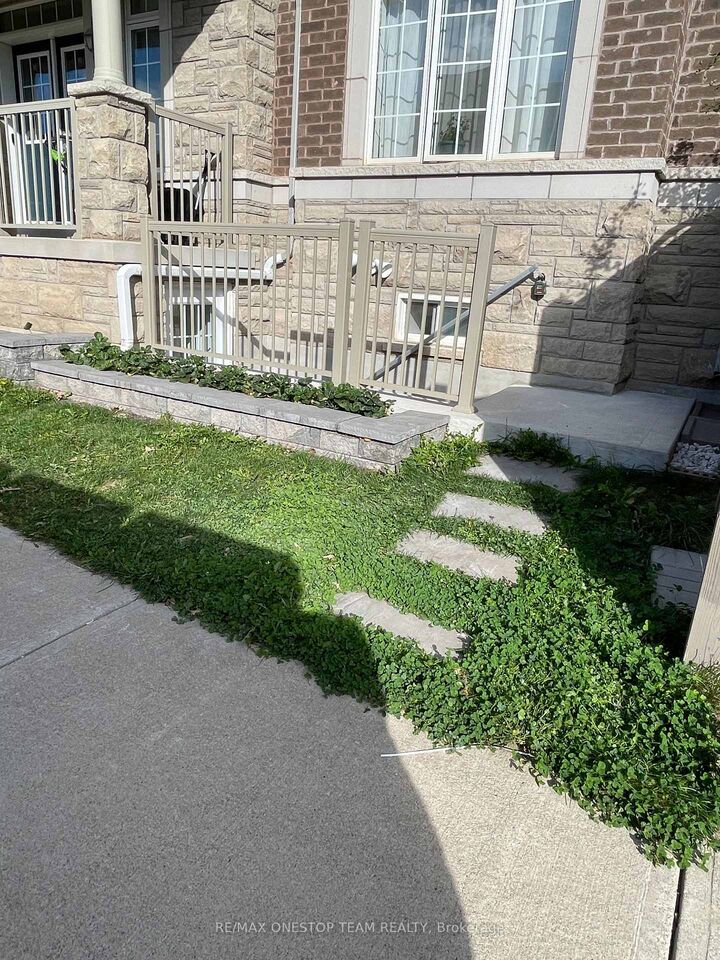 Property Photo: 3117 River Rock Path Lower ON L6H 0S9
