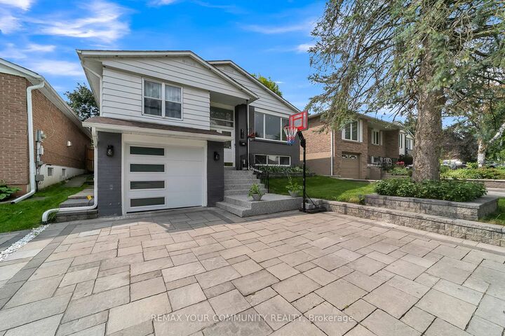 Property Photo:  210 Currey Crescent  ON L3Y 5M9 