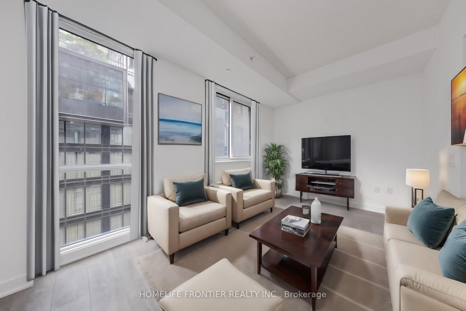 Property Photo: 115 Blue Jays Way 705 ON M5V 0N4