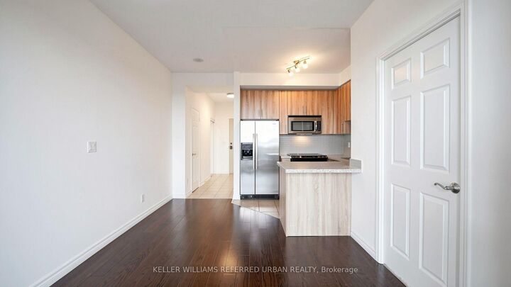 Property Photo: 18 Holmes Avenue 912 ON M2N 0E1