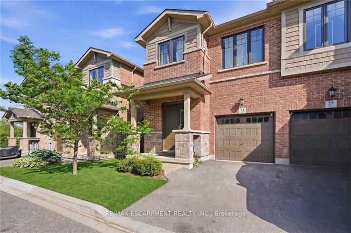 Property Photo: 35 Pelican Lane ON L8K 0A4