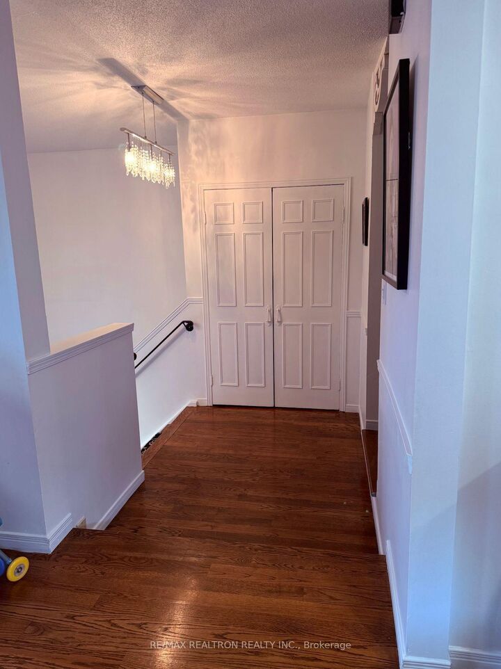 Property Photo:  44 Roxborough Lane  ON L4J 4T1 