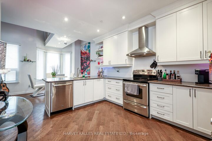 Property Photo: 530 Richmond Street W ON M5V 1Y4