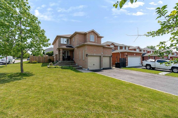 Property Photo:  17 Shaina Court  ON L4N 9S6 
