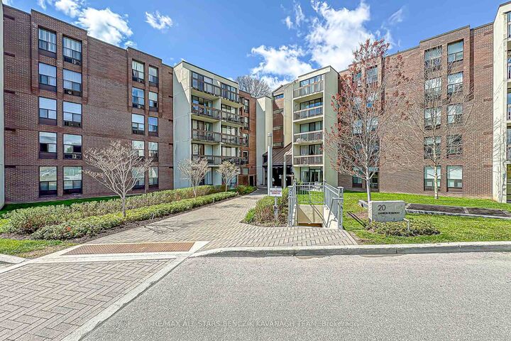 20 Fashion Roseway N/A 408 — photo 1