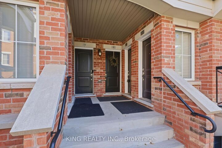 Property Photo:  35 Hays Boulevard 8  ON L6H 0J1 