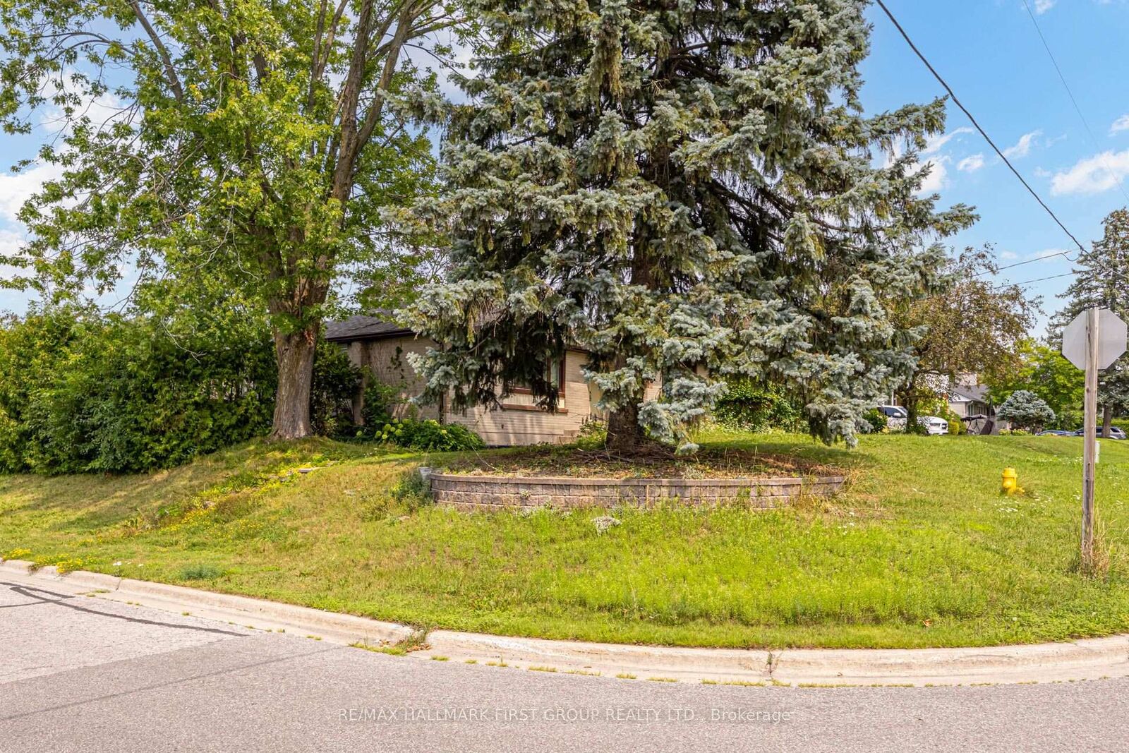 Property Photo:  180 Sherwood Avenue  ON L1G 3L8 